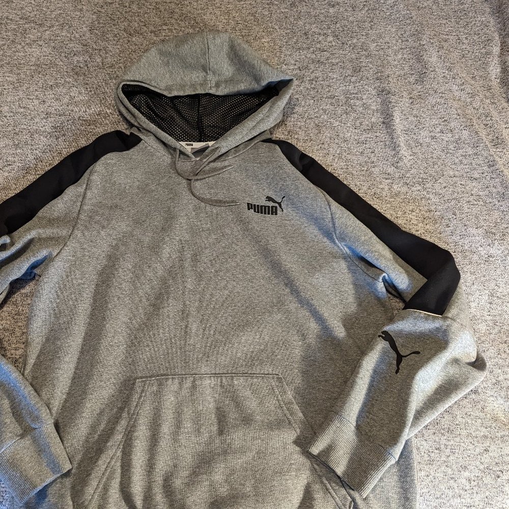 NWOT Puma Classic Midweight Pullover Hoodie